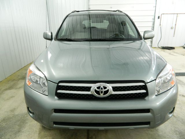 Toyota RAV4 A8L Quattro SUV