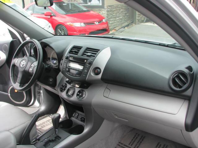 Toyota RAV4 2008 photo 18