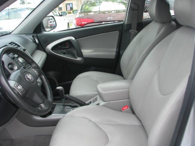 Toyota RAV4 2008 photo 26