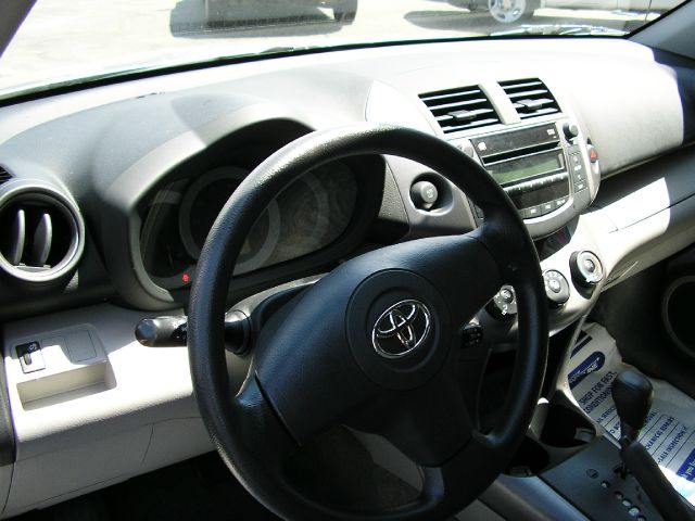 Toyota RAV4 2008 photo 3