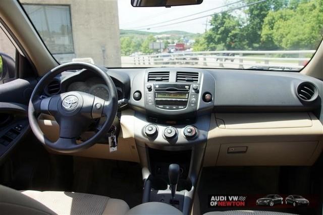 Toyota RAV4 2009 photo 32