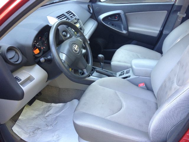 Toyota RAV4 2010 photo 2