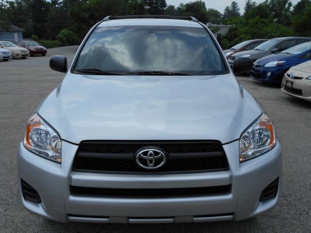 Toyota RAV4 2010 photo 2