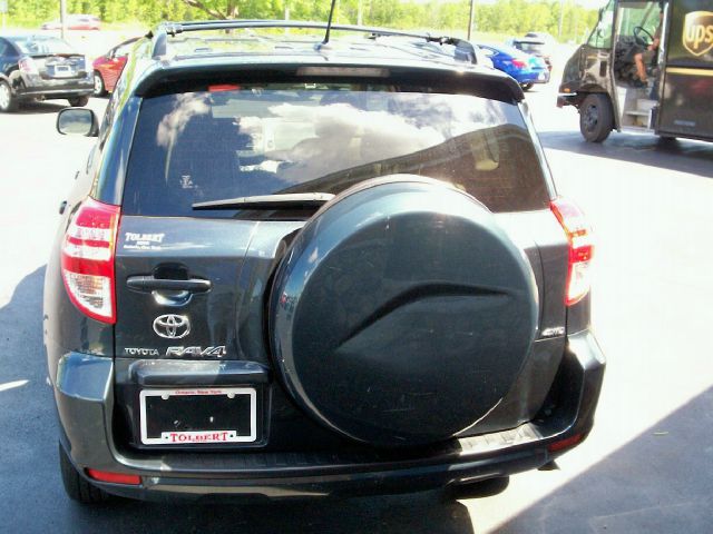 Toyota RAV4 2010 photo 2