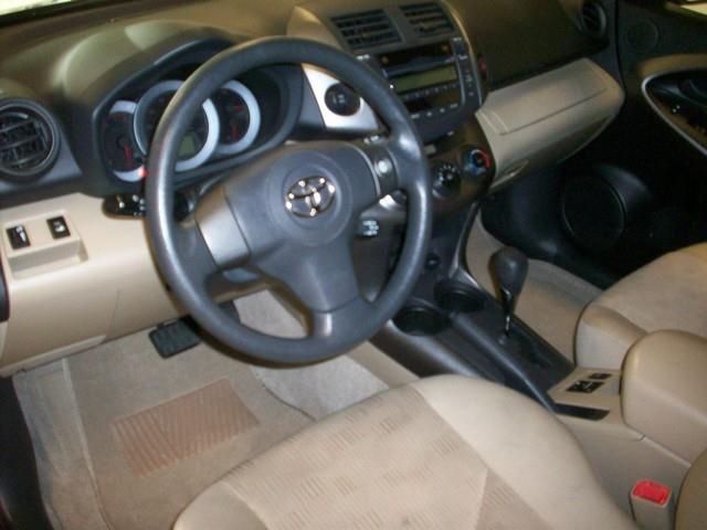 Toyota RAV4 2010 photo 3