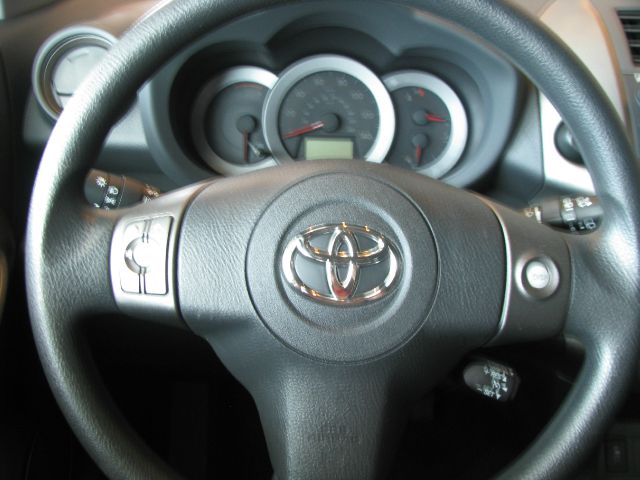 Toyota RAV4 2010 photo 10