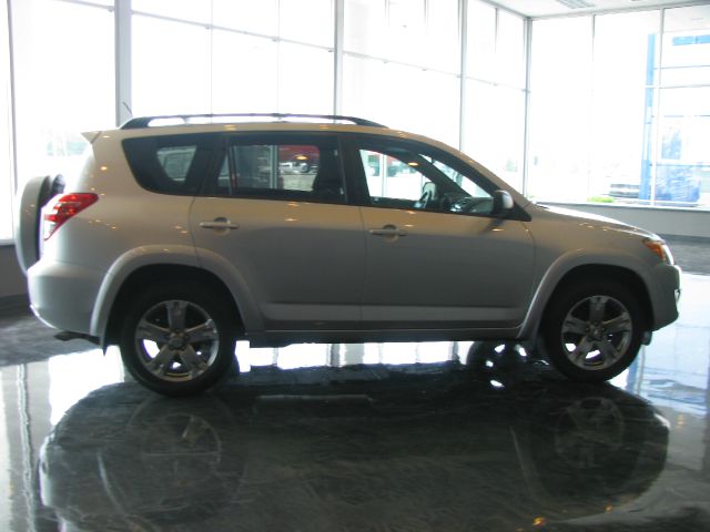 Toyota RAV4 2010 photo 12