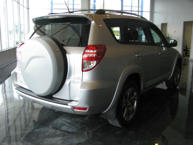 Toyota RAV4 2010 photo 13