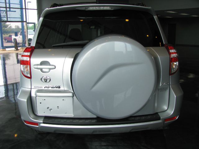 Toyota RAV4 2010 photo 14