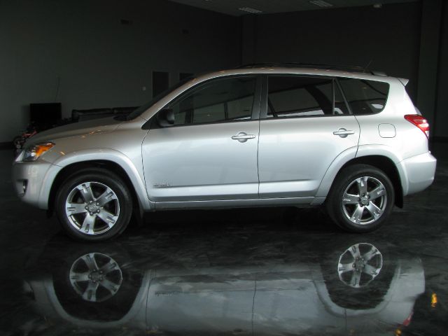 Toyota RAV4 2010 photo 21