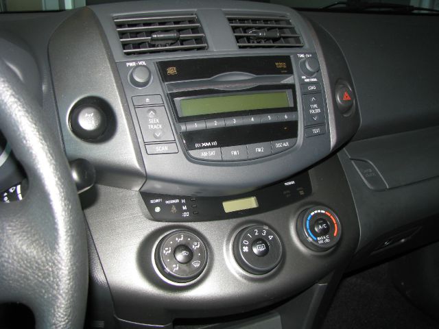 Toyota RAV4 2010 photo 23