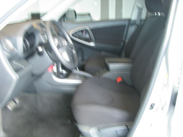 Toyota RAV4 2010 photo 26