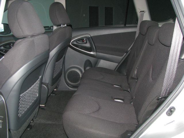 Toyota RAV4 2010 photo 4