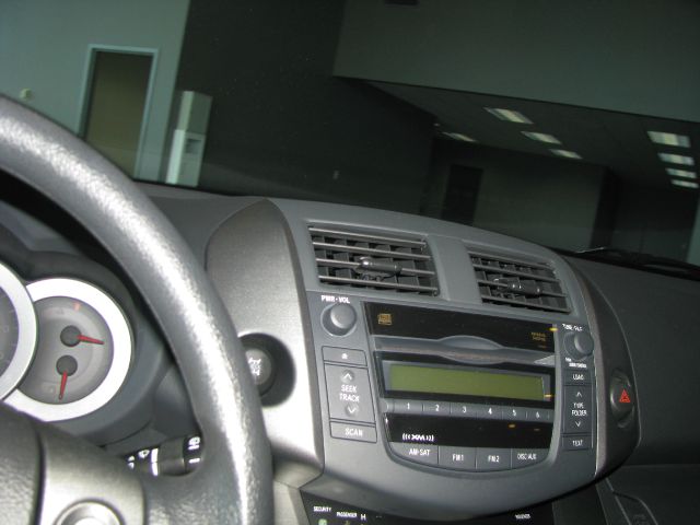 Toyota RAV4 2010 photo 9