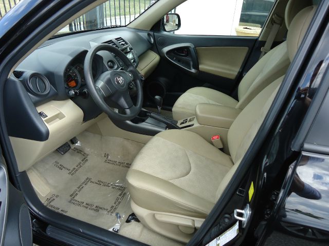 Toyota RAV4 2010 photo 10