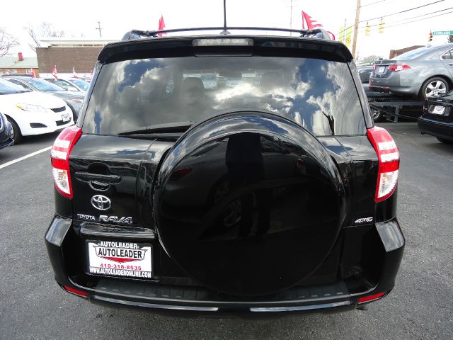 Toyota RAV4 2010 photo 31