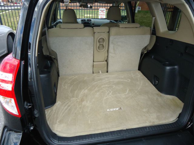 Toyota RAV4 2010 photo 4