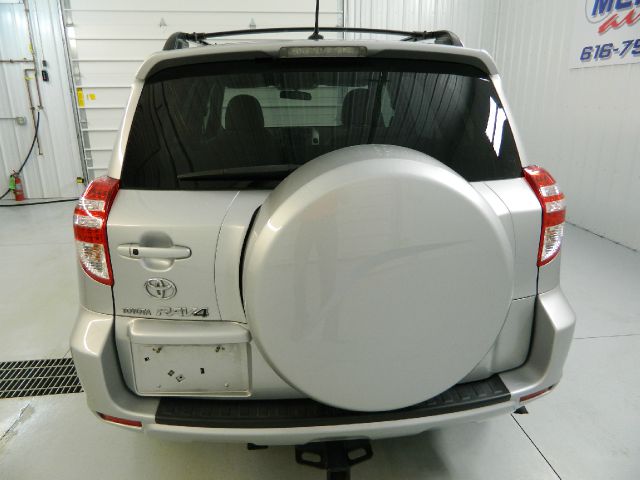 Toyota RAV4 2010 photo 2