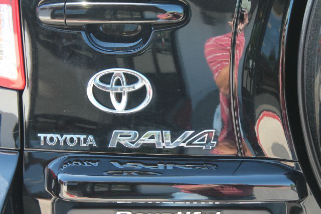 Toyota RAV4 2010 photo 15