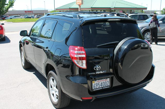 Toyota RAV4 2010 photo 17