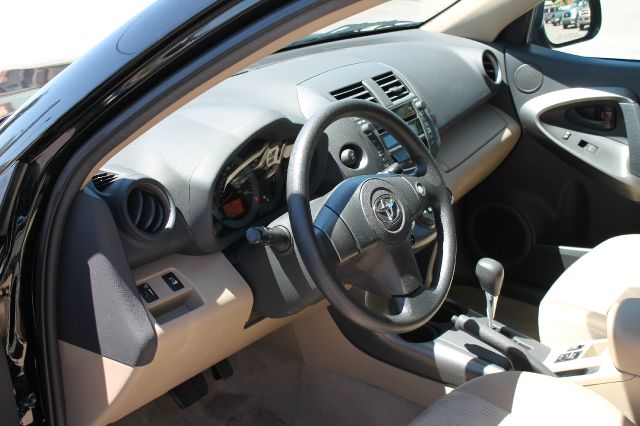 Toyota RAV4 2010 photo 8