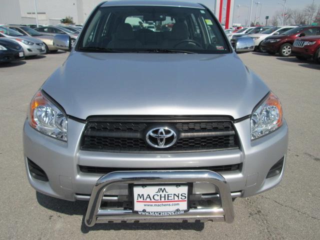 Toyota RAV4 2010 photo 22