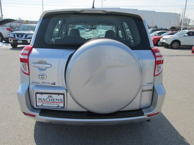 Toyota RAV4 2010 photo 23