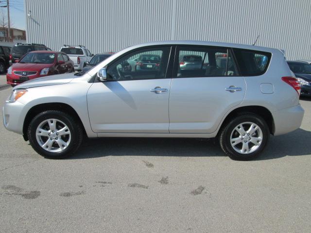 Toyota RAV4 2010 photo 25