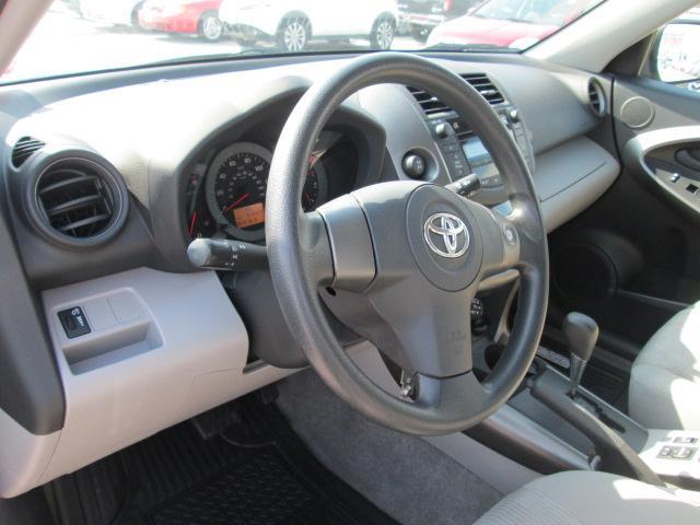 Toyota RAV4 2010 photo 29