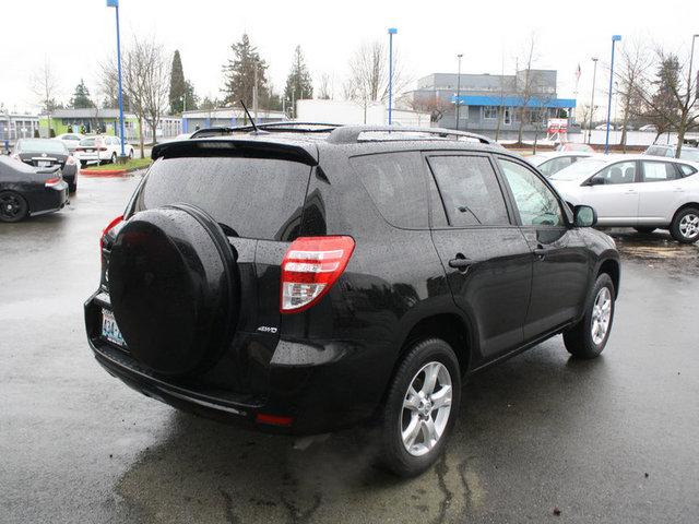 Toyota RAV4 2010 photo 2