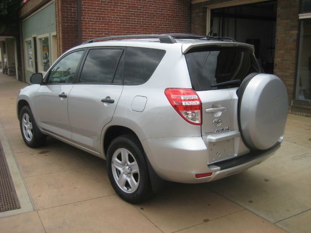 Toyota RAV4 2010 photo 13