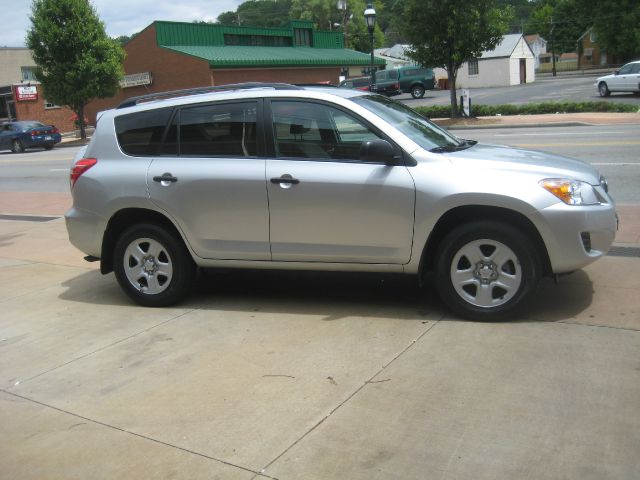 Toyota RAV4 2010 photo 17