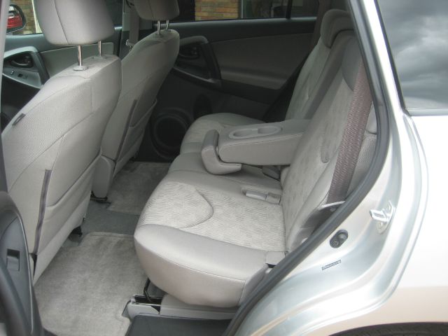 Toyota RAV4 2010 photo 20