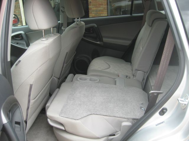 Toyota RAV4 2010 photo 3