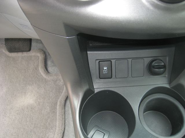 Toyota RAV4 2010 photo 30