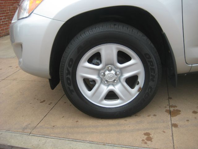 Toyota RAV4 2010 photo 5