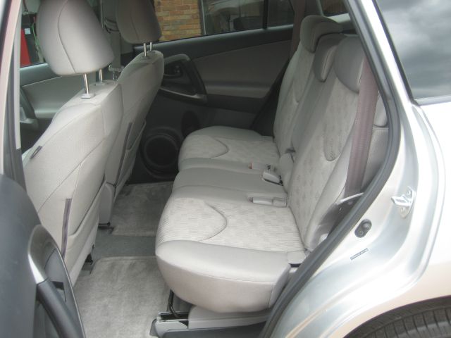 Toyota RAV4 2010 photo 7