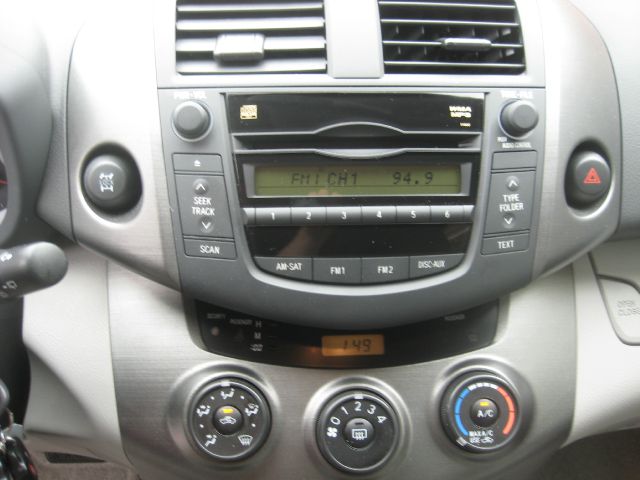 Toyota RAV4 2010 photo 8