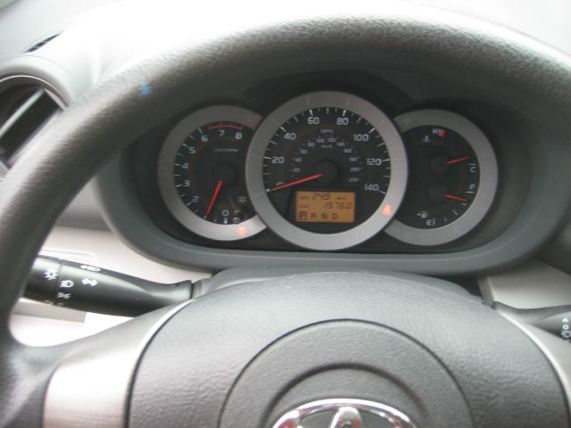 Toyota RAV4 2010 photo 9