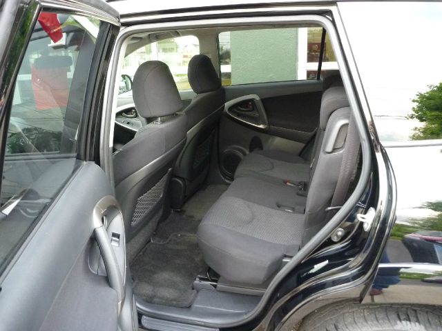 Toyota RAV4 2010 photo 6