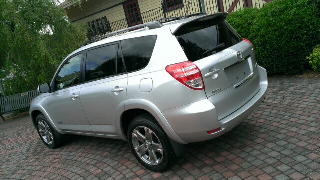 Toyota RAV4 2010 photo 1