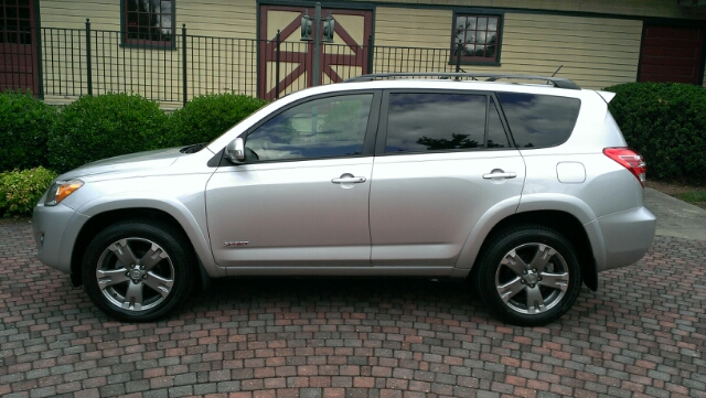 Toyota RAV4 2010 photo 4