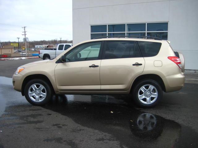 Toyota RAV4 2010 photo 2