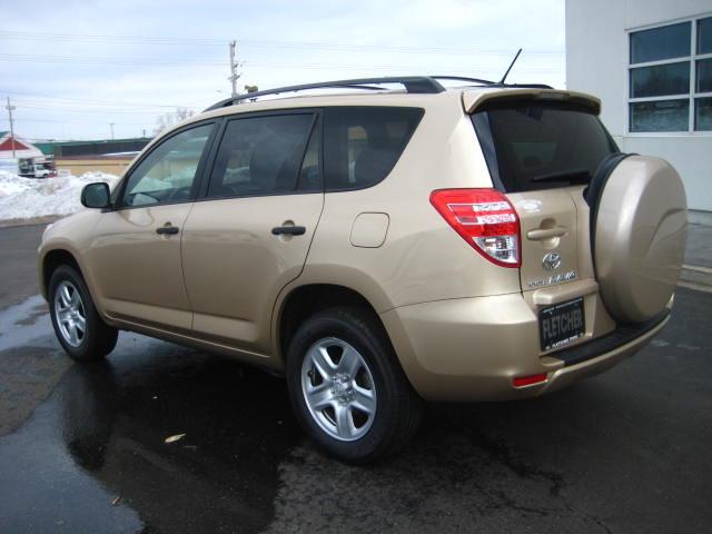 Toyota RAV4 2010 photo 3