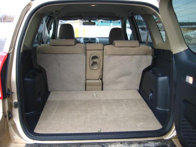 Toyota RAV4 2010 photo 5