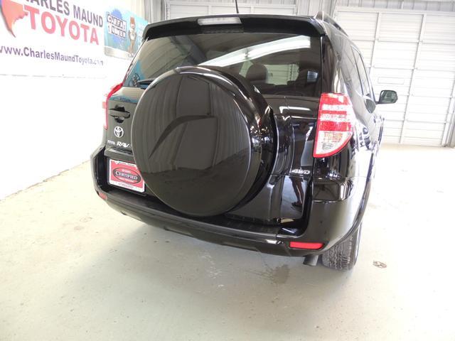 Toyota RAV4 2010 photo 3