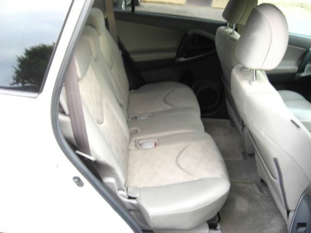 Toyota RAV4 2010 photo 6