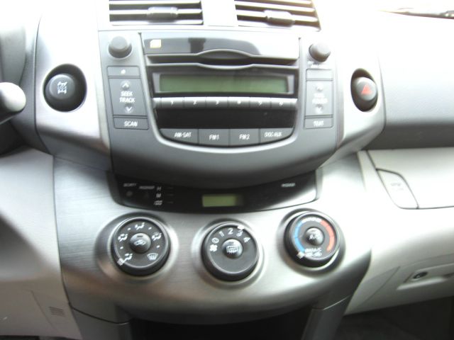 Toyota RAV4 2010 photo 9