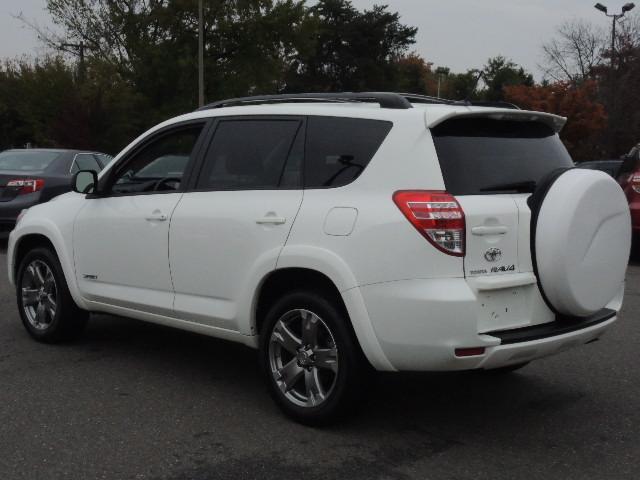 Toyota RAV4 2010 photo 4