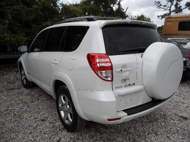 Toyota RAV4 2010 photo 12